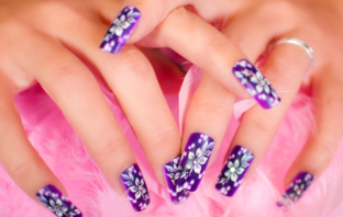These Are The Press-On Nails That Professional Nail Artists Use