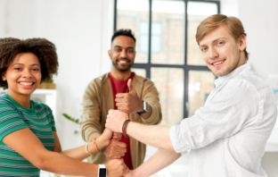 6 Experts Reveal How They Pick The Perfect ‘Fun Fact’ For Icebreakers — And You Can, Too